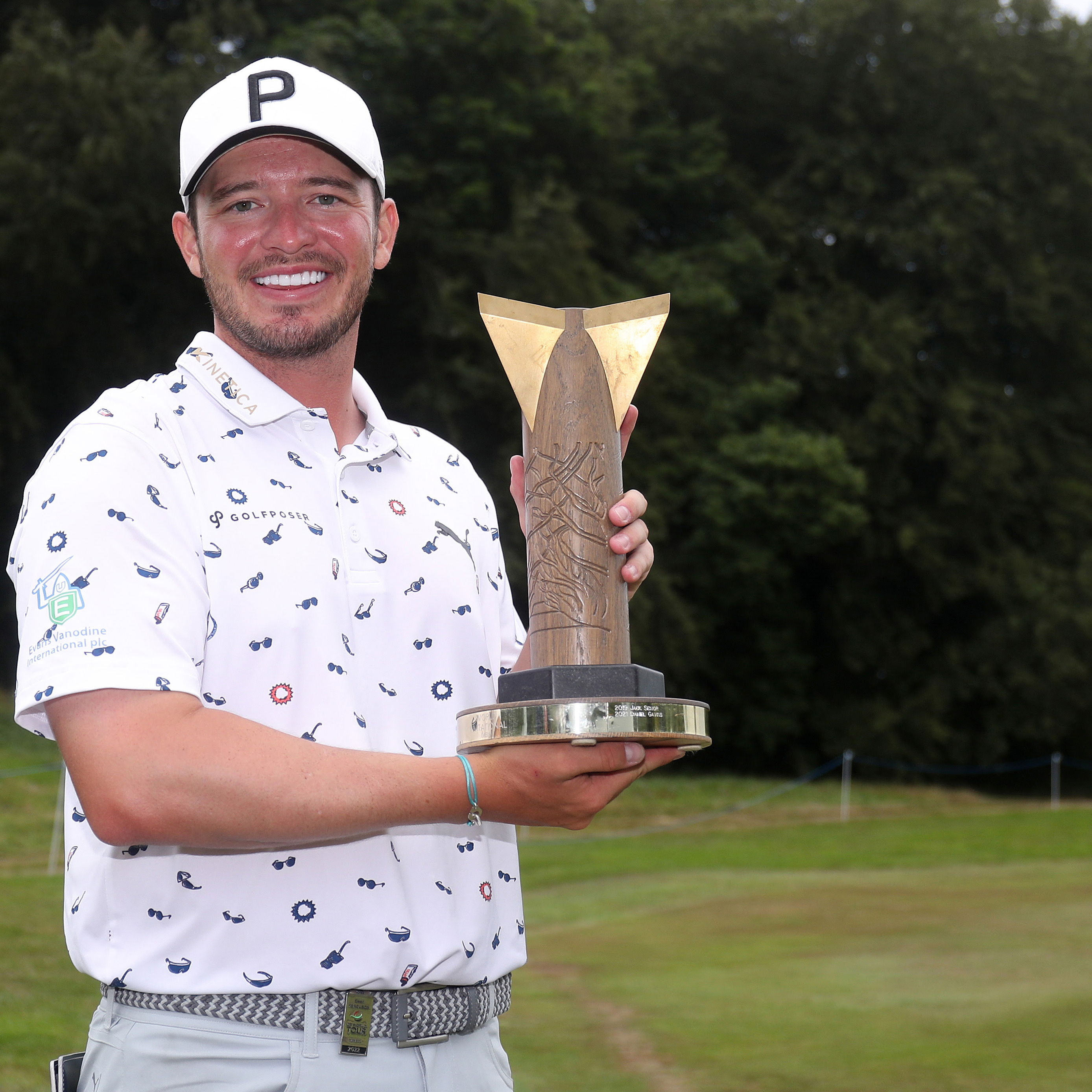 Ewen Ferguson fires back at caddie who once called him "a w*****"